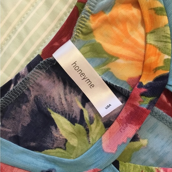 Ladies floral, tank top size small from “honeyme” - Picture 4 of 6